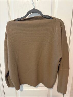 Essential Ribbed Scoop-Neck Sweater in Taupe